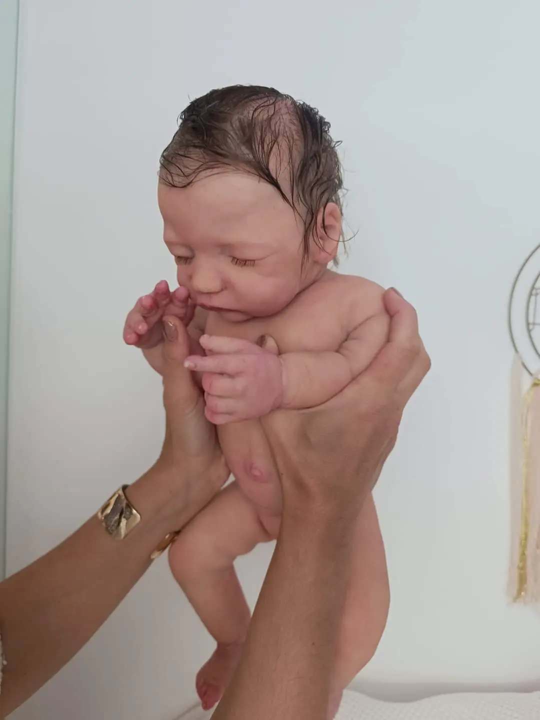 Bluffant de réalisme, le modèle Sandrino aime toujours qu'on le porte.